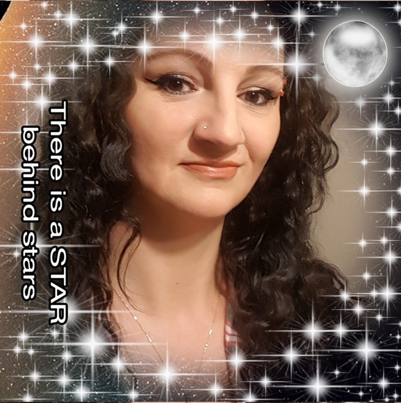 Meet your Posher, Chrissy - Picture 1 of 1